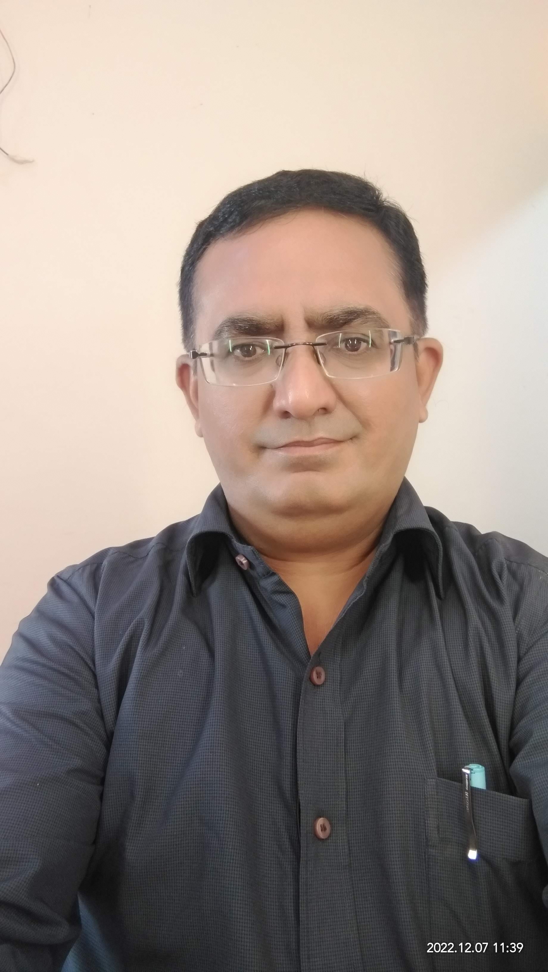 member-img